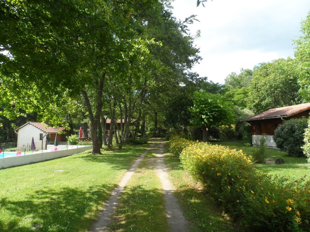 Les Chalets Du Gelat, Nature Et Calme Noaillan Екстер'єр фото